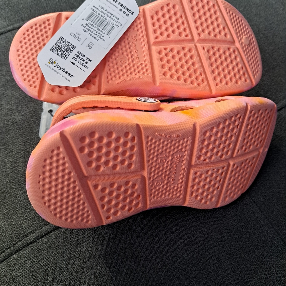 Kids Colorful Crocs - Picture 6 of 9